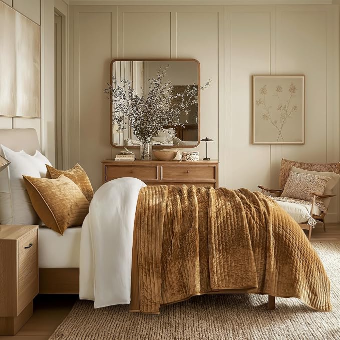 EverGrace Velvet Quilt Set King Size, Luxurious Soft Striped Channel Bedding Set, Lightweight Velvet Comforter for All Season, Oversized Bedspread Coverlet with 2 Matching Shams, Gold Yellow