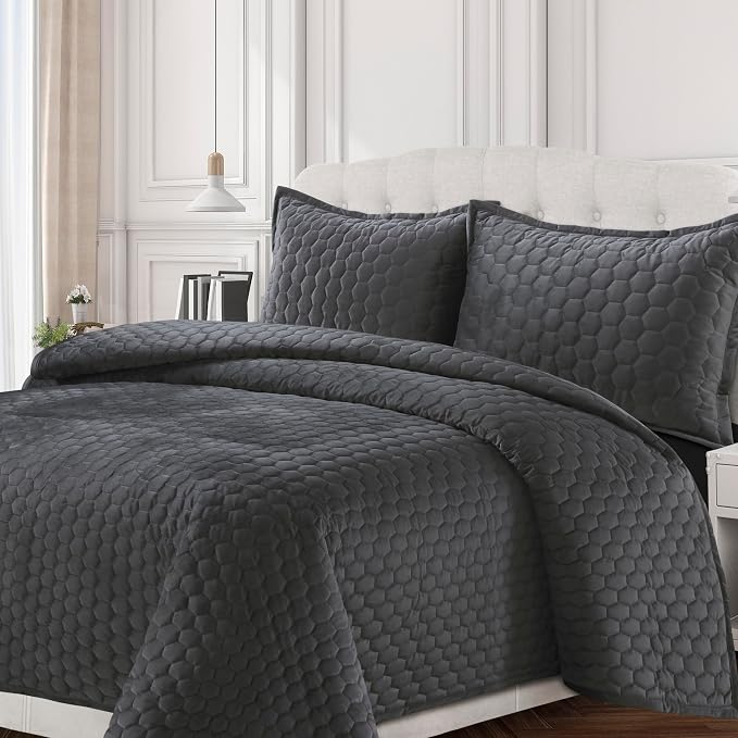 Tribeca Living Lugano Oversized Velvet Quilt Set - All Season, Extra Large, 2 Piece Twin Size Comforter Set with 1 Pillow Sham in Smoke Grey Honeycomb Pattern 260GSM