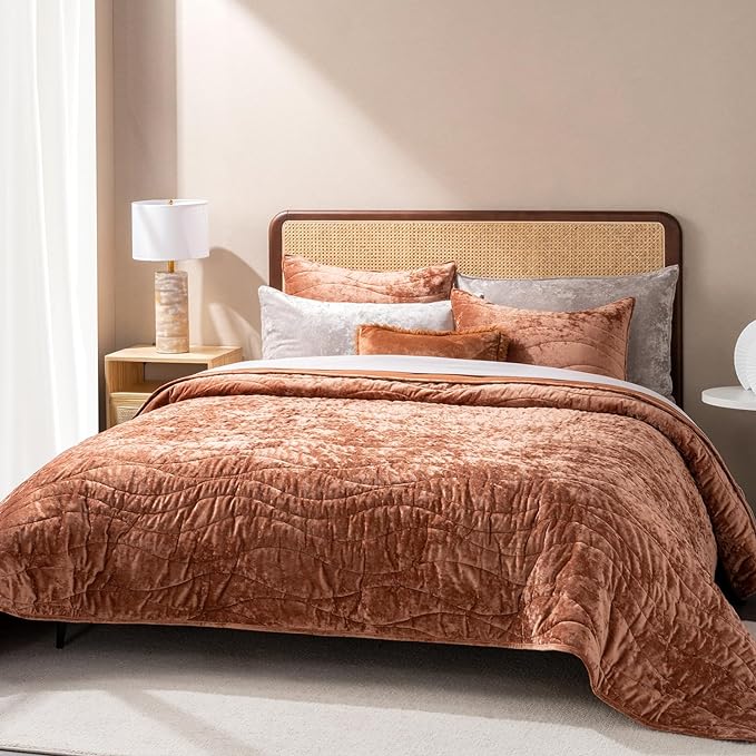 EverGrace Luxury Velvet Quilt King Size, Ultra Soft Wave Crushed Velvet Bedding Set, Lightweight Quilted Comforter Set for All Season, Oversized Bedspread Coverlet with 2 Shams, Burnt Orange