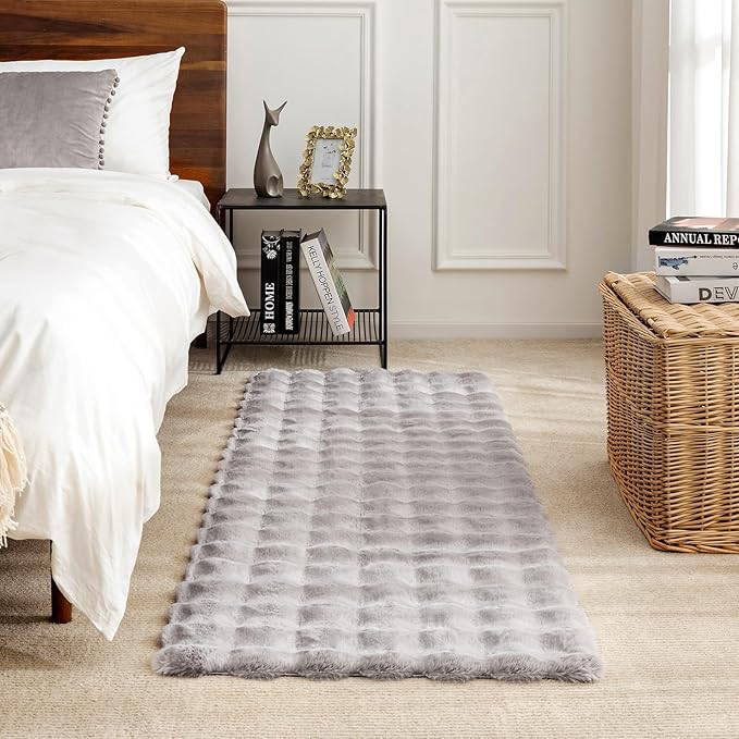 Ashler Faux Rabbit Fur Rug, Light Grey 5x7 FT Fluffy Soft Area Rugs, Rectangle Fuzzy Carpet for Living Room, Bedroom, Machine Washable- 3D Bubble Mat