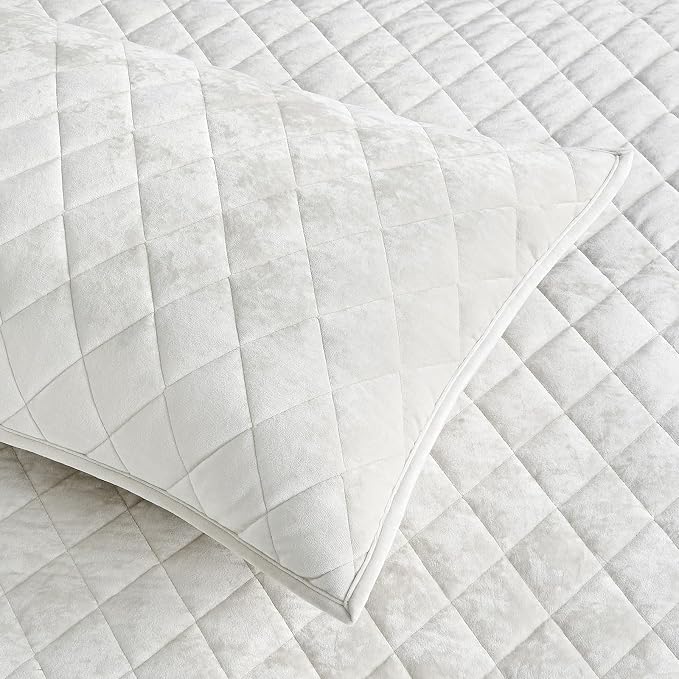 Fredsure Distressed Velvet Quilt Set, 3 Pieces Light Ivory Queen, Distressed Velvet Face and Brushed Microfiber Reverse, with Diamond Quilting