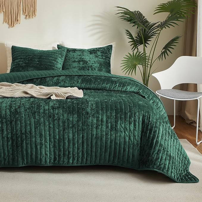Luxury Soft Velvet Quilt Set King Size - Lightweight Velvet Bedding Set for All Season, Oversized Bedspread Coverlet Comforter Set with 2 Pillow Shams, Green, Striped