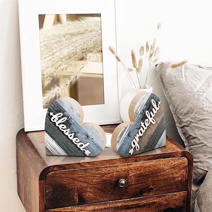 Jetec 2 Pcs Rustic Wooden Heart Table Decor, Daisy Farmhouse Home Decor, Bless This Home & Be Kind Sign for Living Room, Dining Room, Shelf & Mantel, Ideal Housewarming & Birthday Gift(Grateful Style)
