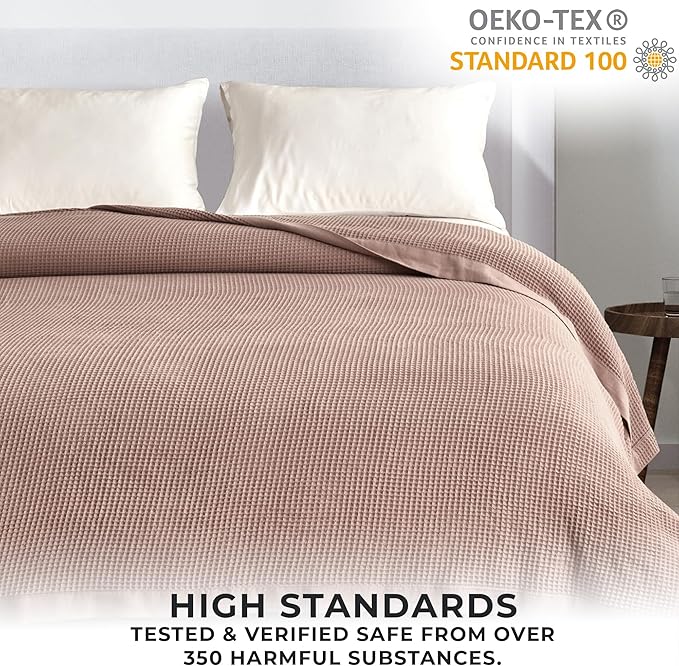 Great Bay Home 100% Cotton Blanket for Full/Queen Size Bed | Lightweight and Breathable Waffle Weave Blankets for Summer & Spring | Versatile, Layering Pink Bed Blanket, Redwood, 90x90 inches