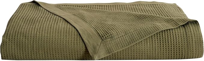 Great Bay Home 100% Cotton Blanket for Full/Queen Size Bed | Lightweight and Breathable Waffle Weave Blankets for Summer & Spring | Versatile, Layering Dark Green Bed Blanket, Olive, 90x90 inches