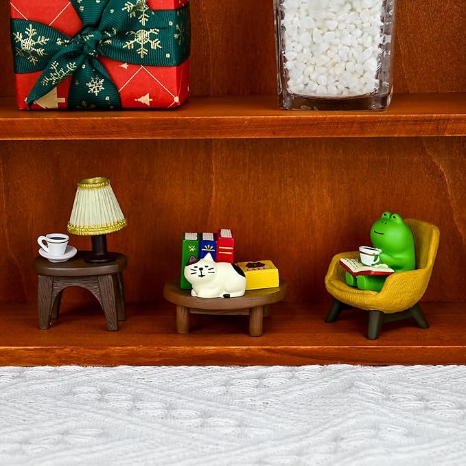 Refintural Miniature Frog Figurines Statue, Adorable Frog Collectibles for Desk and Bedroom Decor, Perfect Indoor Home Decorations and Gifts Set