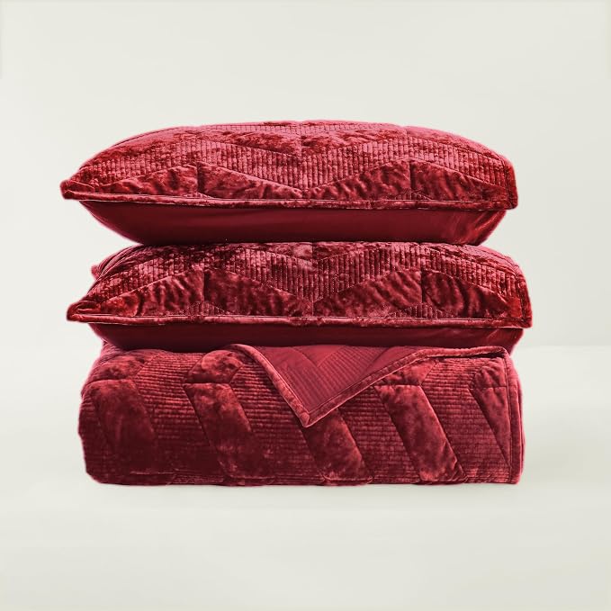SHALALA Luxury Velvet Quilt Set King Size,Ultra Soft Lightweight Summer Velvet Comforter Set, Oversized Bedspread Coverlet with 2 Shams Geometries Pattern,for All Season(Poinsettia,King)