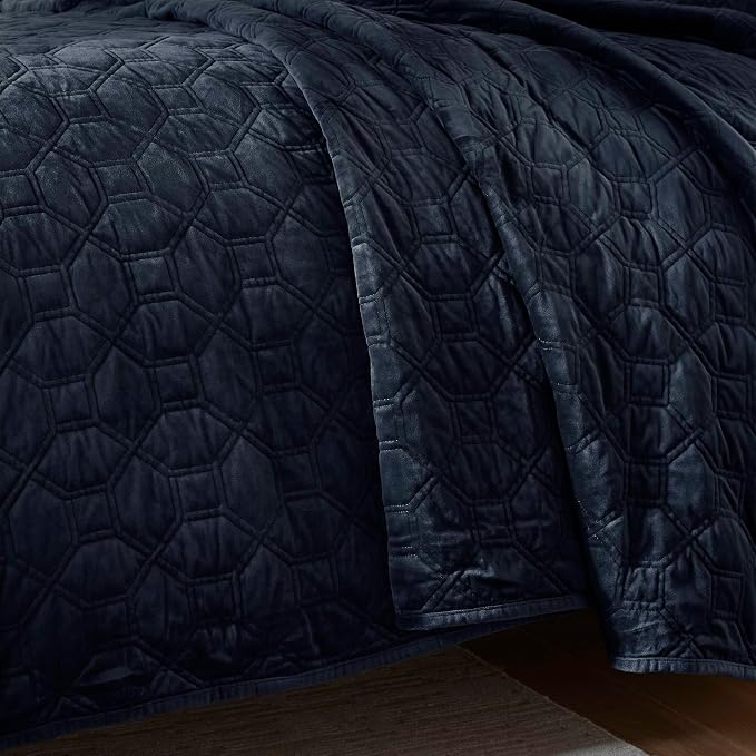 Madison Park Harper Quilt Set Velvet Casual Geometric Stitching Design All Season, Lightweight Coverlet, Cozy Bedding, Matching Shams, King/Cal King(104"x94"), Navy 3 Piece
