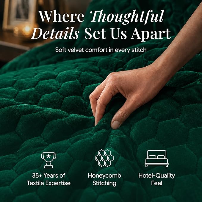 Tribeca Living Lugano Oversized Velvet Quilt Set - All Season, Extra Large, 3 Piece King Size Comforter Set with 2 Pillow Shams in Emerald Green Honeycomb Pattern 260GSM