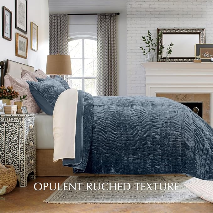 EVERGRACE Luxury Ruched Velvet Quilt King Size, Ultra Soft Bedspread Coverlet Set, Lightweight Velvet Comforter, Quilted Bedding Cover with 2 Matching Shams for All Season, Stormy Blue