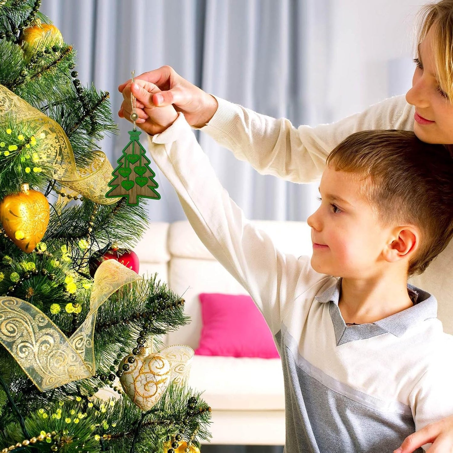 2025 Personalized Christmas Ornaments Family of 2/3/4/5/6/7/8,Custom Christmas Tree Ornaments Deorations with Names,Customized Xmas Ornament Tree Deorations,Personalized Wooden Ornament Gifts