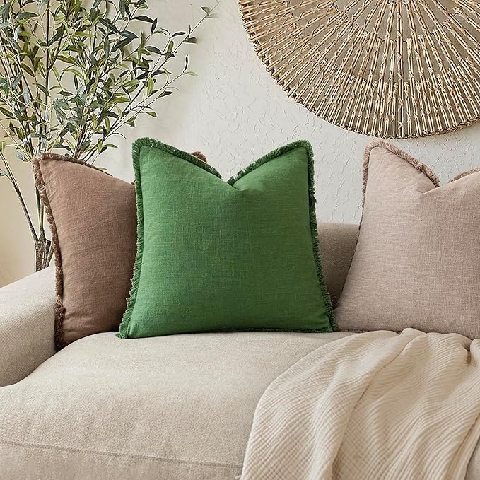 Foindtower Set of 2 Decorative Linen Fringe Throw Pillow Covers Cozy Boho Farmhouse Cushion Cover with Tassels Soft Accent Pillowcase for Couch Sofa Bed Living Room Home Decor,18×18 Inch,Forest Green