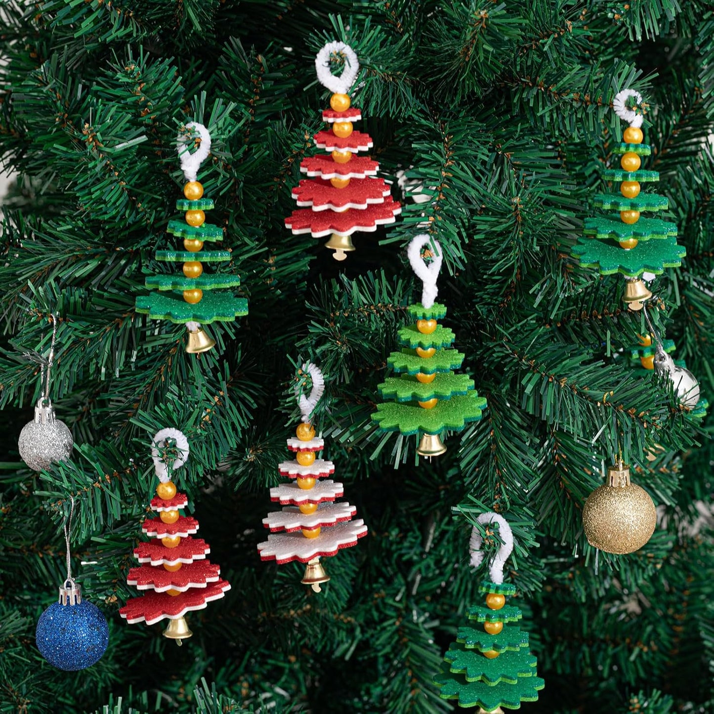 Hollowfly 24 Sets Felt Christmas Tree Ornament Craft Kit Small Layered Christmas Tree Felt Crafts for Xmas Decoration Stocking Stuffer Holiday Fun School DIY Activities