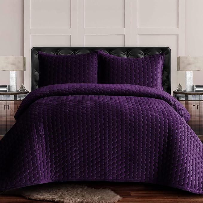 Tribeca Living Lugano Oversized Velvet Quilt Set - All Season, Extra Large, 3 Piece King Size Comforter Set with 2 Pillow Shams in Purple Honeycomb Pattern 260GSM