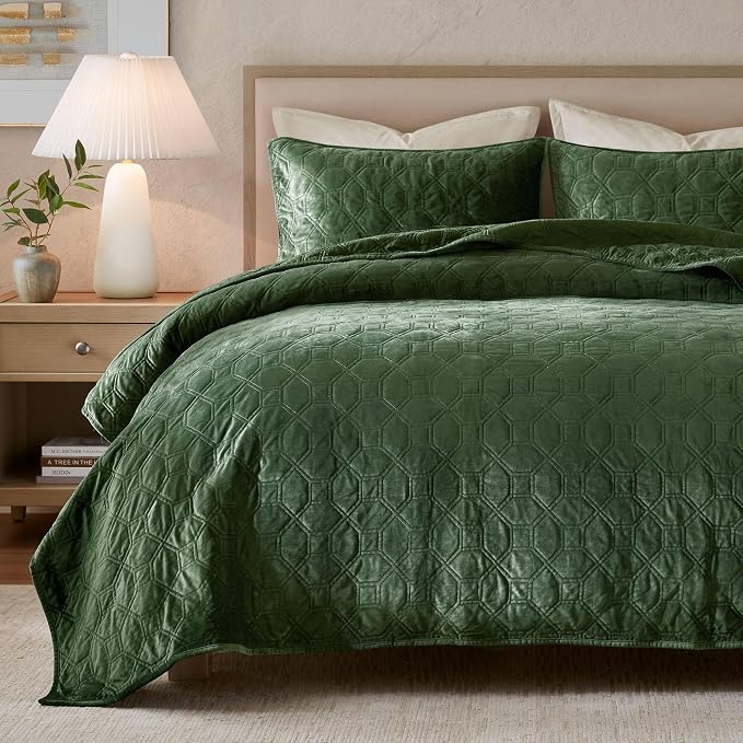 Madison Park Harper Quilt Set Velvet Casual Geometric Stitching Design All Season, Lightweight Coverlet, Cozy Bedding, Matching Shams, Full/Queen(90"x90"), Green 3 Piece