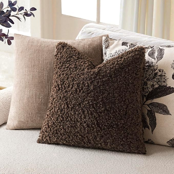 Foindtower 2 Pieces 22x22 Inch Dark Brown, Faux Fur Throw Pillow Cover Accent Sherpa Furry Pillow Covers Fuzzy Soft Pillowcases Cozy Sheepskin Decorative Fleece Cushion Case for Bed Couch Living Room