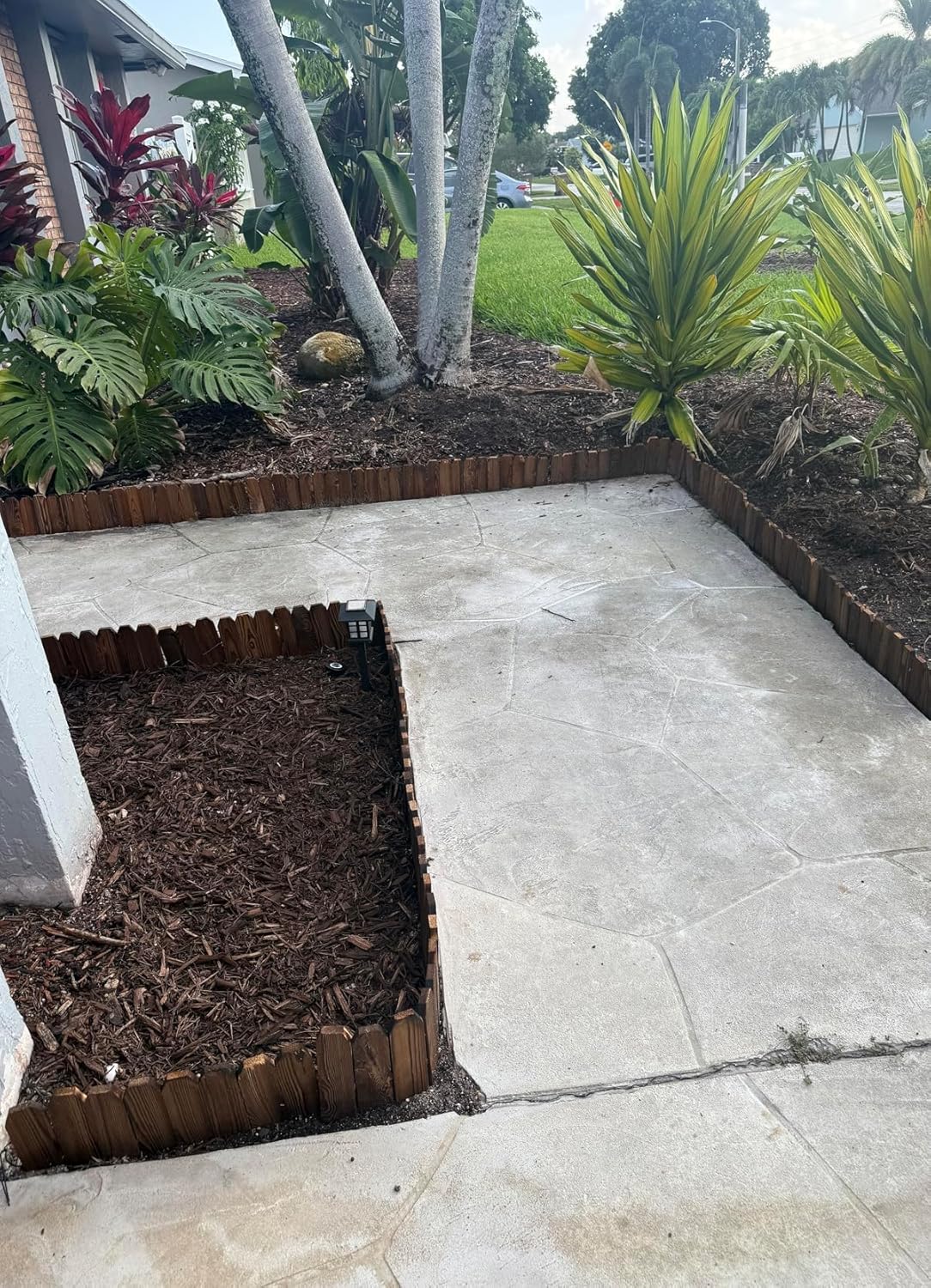 Wood Garden Edging, Wooden Fence Border Decorative Small Picket Panels for Flower Bed Barriers and Landscape Fencing (5.9" H x 47" L, 1 Pack)