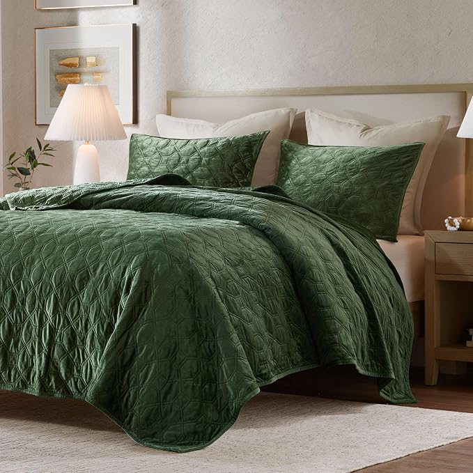 Madison Park Harper Quilt Set Velvet Casual Geometric Stitching Design All Season, Lightweight Coverlet, Cozy Bedding, Matching Shams, King/Cal King(104"x94"), Green 3 Piece