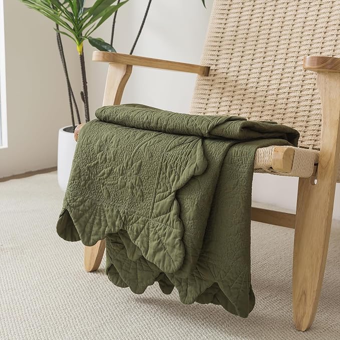 Brandream Olive Green Scalloped Quilt Cotton Quilted Throw Blanket for Bed Couch Daybed 47 X 60 Inch Decorative Throw Blankets