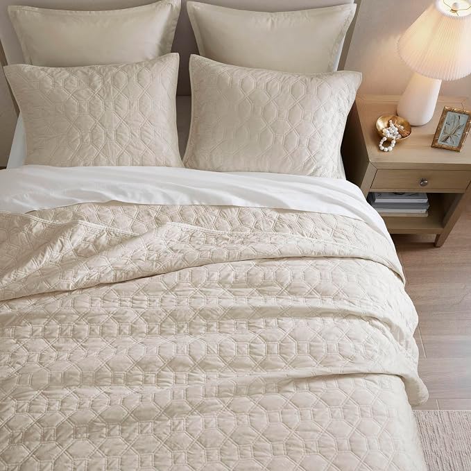 Madison Park Harper Quilt Set Velvet Casual Geometric Stitching Design All Season, Lightweight Coverlet, Cozy Bedding, Matching Shams, King/Cal King(104"x94"), Ivory 3 Piece