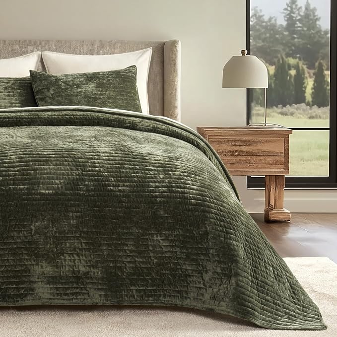 EverGrace Velvet Quilt Set King Size, Luxurious Soft Striped Channel Bedding Set, Lightweight Velvet Comforter for All Season, Oversized Bedspread Coverlet with 2 Matching Shams, Olive Green