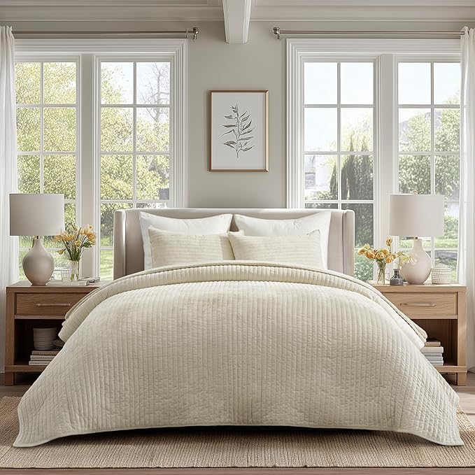 EverGrace Velvet Quilt Set Queen Size, Luxurious Soft Striped Channel Bedding Set, Lightweight Velvet Comforter for All Season, Oversized Bedspread Coverlet with 2 Matching Shams, Beige