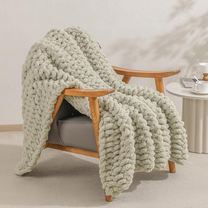 bearberry Chunky Knit Throw Blanket 50x60 Inches Handmade, Soft Jumbo Chenille Yarn with Cable Rope Knot Design | Thick Cozy Large Blanket for Couch, Sofa, Bed & Living Room Home Decor | Green