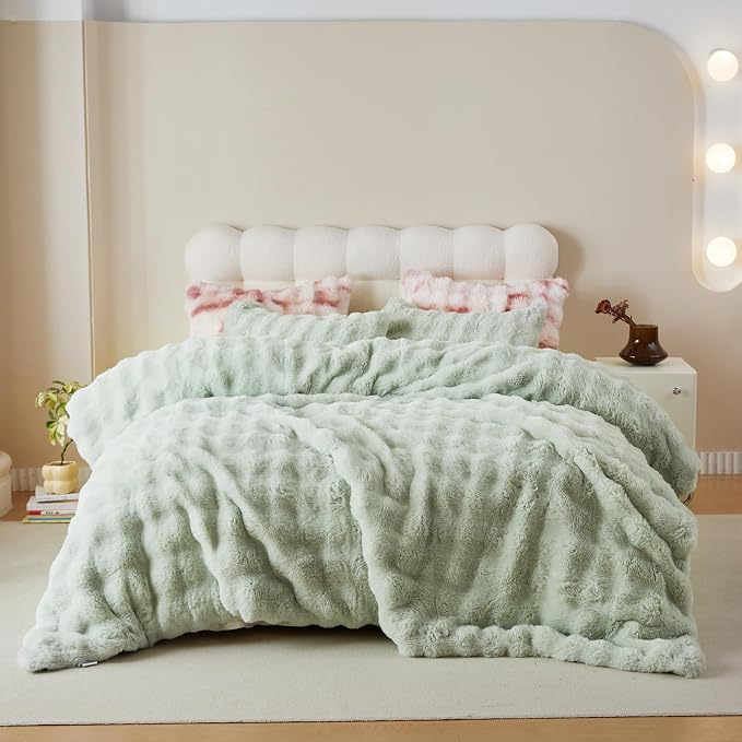 Simple&Opulence Fluffy Faux Fur Comforter Set, Plush Fuzzy Minky Bedding Set, 3 Pieces Warm Soft Comforter Bedding Set for Winter - 1 Shaggy Comforter with 2 Pillow Shams(King, Light Green)
