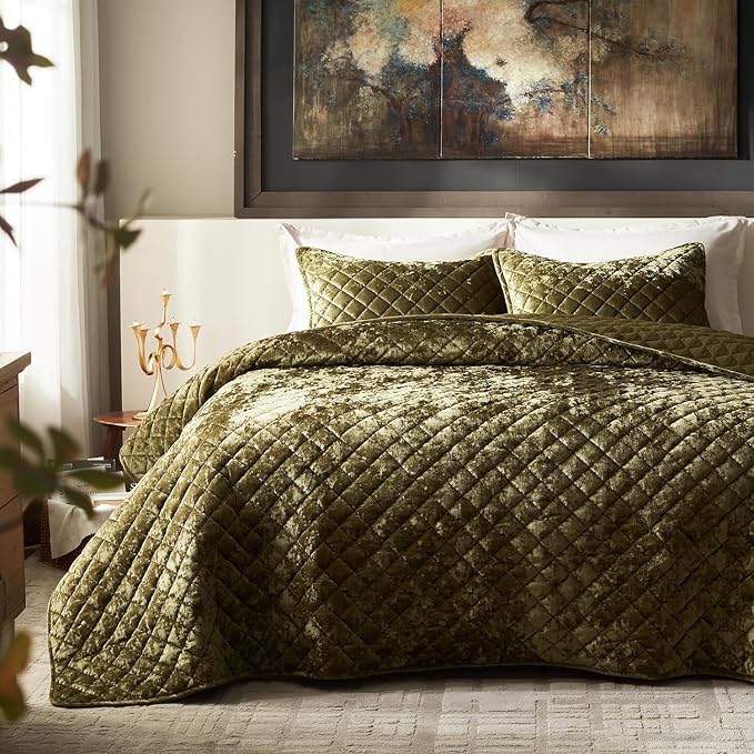 Cosybay Luxury Velvet Quilt Set King, Lightweight Oversized Bedspread Coverlet Quilted Box Stitch Bedding Set, with 2 Matching Pillow Shams, for All Season, Olive Green