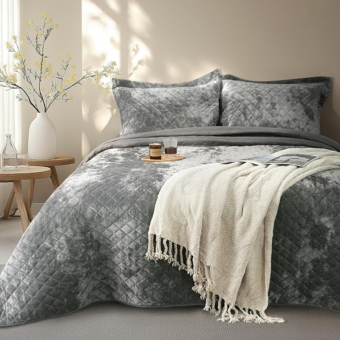 Velvet Quilt Set King Size– 3 Piece Crushed Velvet Bedding with Shams, All Season Soft Bedding Set, Machine Washable, Oeko-TEX Certified & Gift-Worthy Design