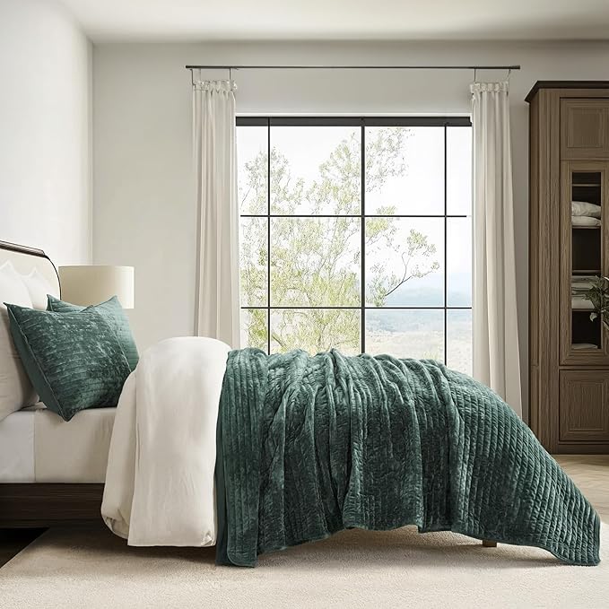 EverGrace Velvet Quilt Set Queen Size, Luxurious Soft Striped Channel Bedding Set, Lightweight Velvet Comforter for All Season, Oversized Bedspread Coverlet with 2 Matching Shams, Dark Green