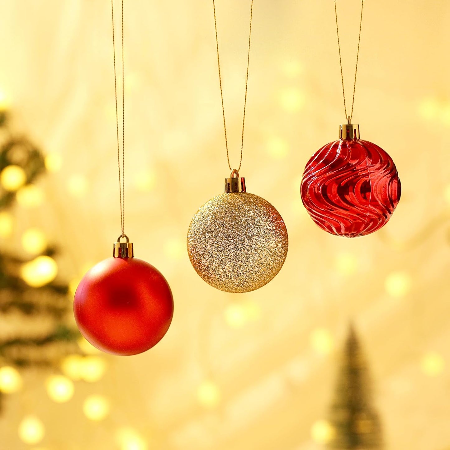 Christmas Ball Ornaments for Xmas Decorations,50 pcs Christmas Extra Large Tree Shatterproof Ornaments-Red&Gold (Combo of 5 Style in 3 Sizes)