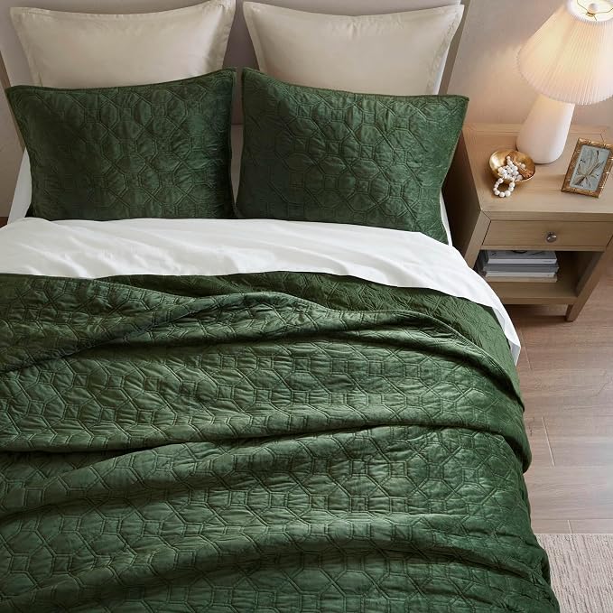 Madison Park Harper Quilt Set Velvet Casual Geometric Stitching Design All Season, Lightweight Coverlet, Cozy Bedding, Matching Shams, King/Cal King(104"x94"), Green 3 Piece