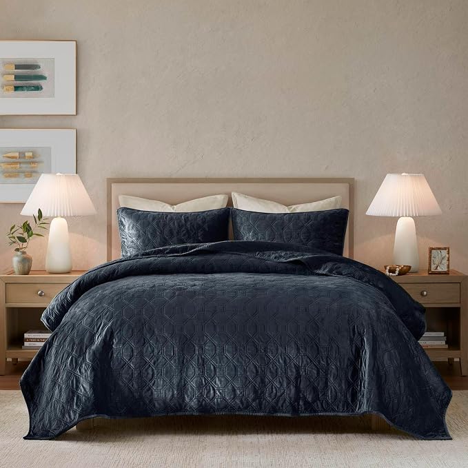 Madison Park Harper Quilt Set Velvet Casual Geometric Stitching Design All Season, Lightweight Coverlet, Cozy Bedding, Matching Shams, King/Cal King(104"x94"), Navy 3 Piece