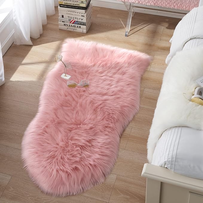 Small Faux Fur Rug, 2x4 ft Ultra Soft Sheepskin Rugs Chair Sofa Cover Seat Pad, Pink Fluffy Shag Rug for Bedroom Nursery Kids Room, Luxury Shaggy Rug Fuzzy Plush Floor Carpets, Cute Dorm Home Decor