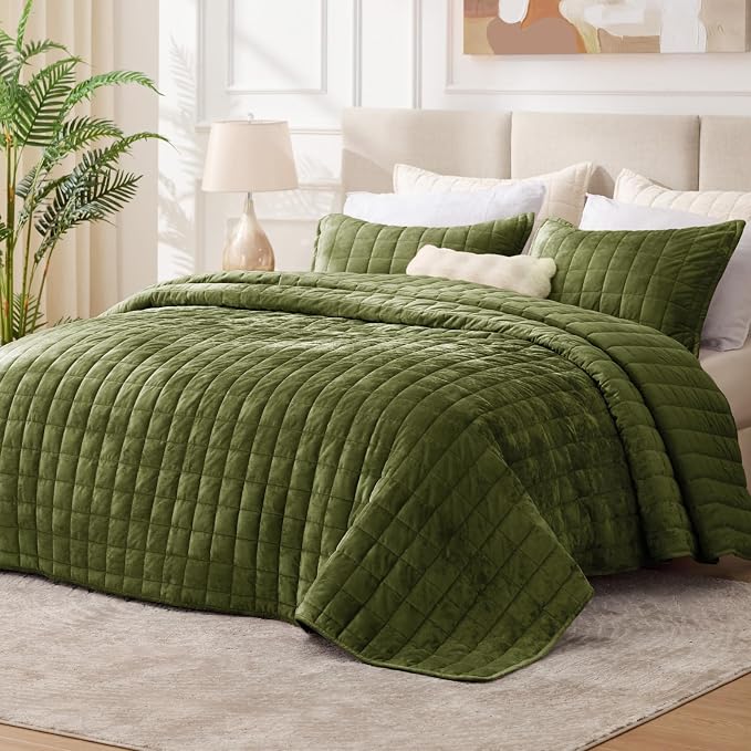 BEDELITE Velvet Quilt Set Queen Size - Luxury Soft Velvet Comforter Bedding Set for All Season, Lightweight Quilted Box Stitch Oversized Bedspread Coverlet with 2 Matching Shams, Olive Green