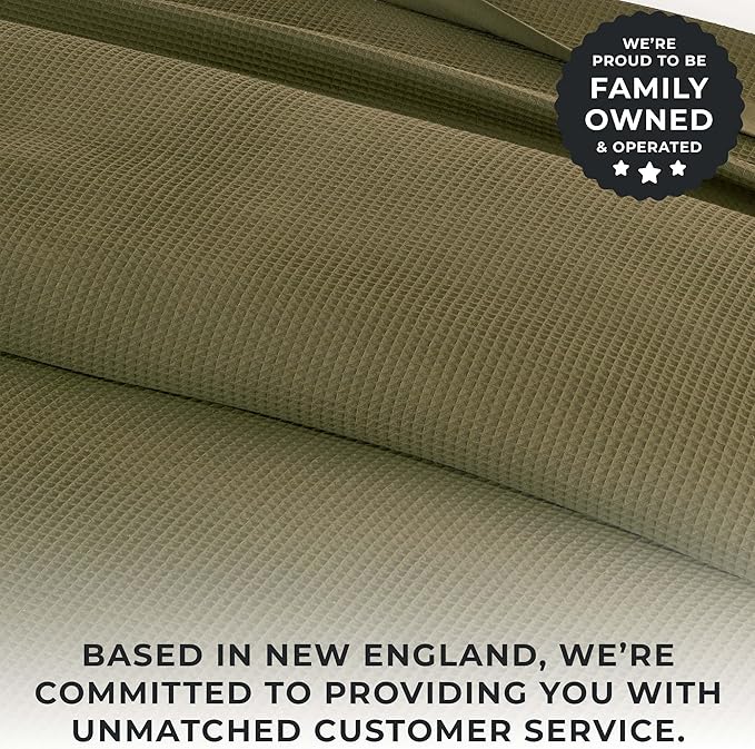 Great Bay Home 100% Cotton Blanket for Full/Queen Size Bed | Lightweight and Breathable Waffle Weave Blankets for Summer & Spring | Versatile, Layering Dark Green Bed Blanket, Olive, 90x90 inches