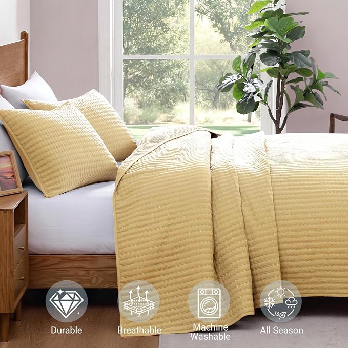 WRENSONGE Queen Quilt-3 Pieces Lightweight Bedspreads Chamomile Yellow Queen Size Quilt Bedding Set for All Seasons, Soft Summer Coverlet with 2 Pillow Shams Suitable for Bed & Couch