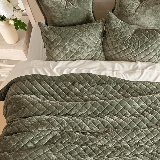 EVERGRACE Luxury Velvet Quilt Set Queen Size, Diamond Quilted Lightweight Velvet Comforter for All Season, Ultra Soft Oversized Bedspread Coverlet Bedding Set with 2 Pillow Shams, Olive Green | Luxe Velvet