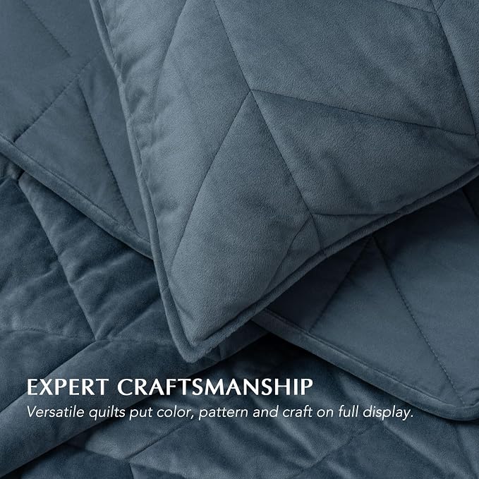 EverGrace 3 Pieces Luxurious Queen Velvet Quilts, Ultra Soft Lightweight Velvet Comforter Set, Matelasse Oversized Bedspread Coverlet for All Season with 2 Shams, Stormy Blue, 92"x96"