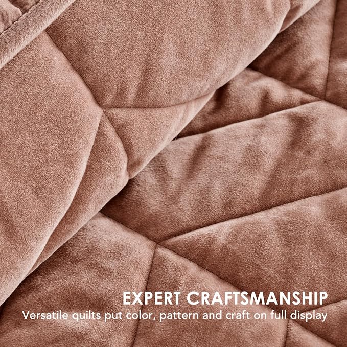 EverGrace 3 Pieces Luxurious Queen Velvet Quilts, Ultra Soft Lightweight Velvet Comforter Set, Matelasse Oversized Bedspread Coverlet for All Season with 2 Shams, Terracotta Clay, 92"x96"