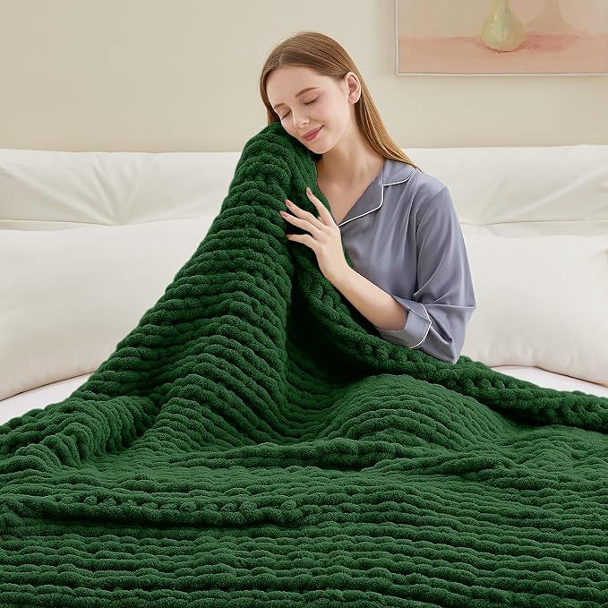 Negwoo Chunky Knit Throw Blanket, 50''*60'' Knitted Throw Chenille Yarn for Bed Couch, Handmade Grass Green Crochet Big Thick Blanket, Machine Washable Cute Comfy Blanket for Home Decor