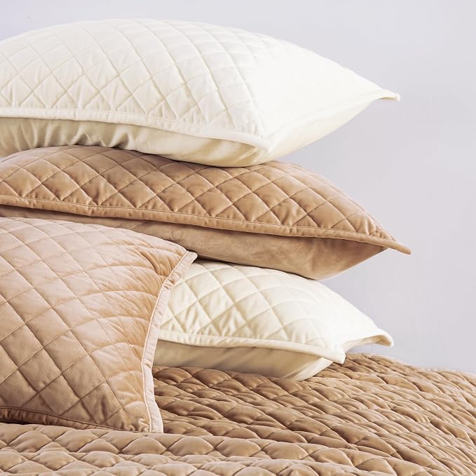 HiEnd Accents Velvet Diamond 3 Piece Quilt Set with Pillow Shams, Twin Size, Oatmeal Solid Color, Classic Traditional Luxury Bedding Set, Soft Lightweight Bed Cover, 1 Quilt and 2 Pillowcases