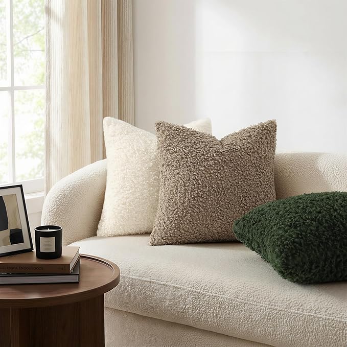 decorUhome Pack of 2 Throw Pillow Covers 20x20 Inch, Faux Fur Decorative Sherpa Pillow Covers Fuzzy Accent Soft Sheepskin Fleece Pillow Cases for Couch Living Room Bed, Neutral Cream