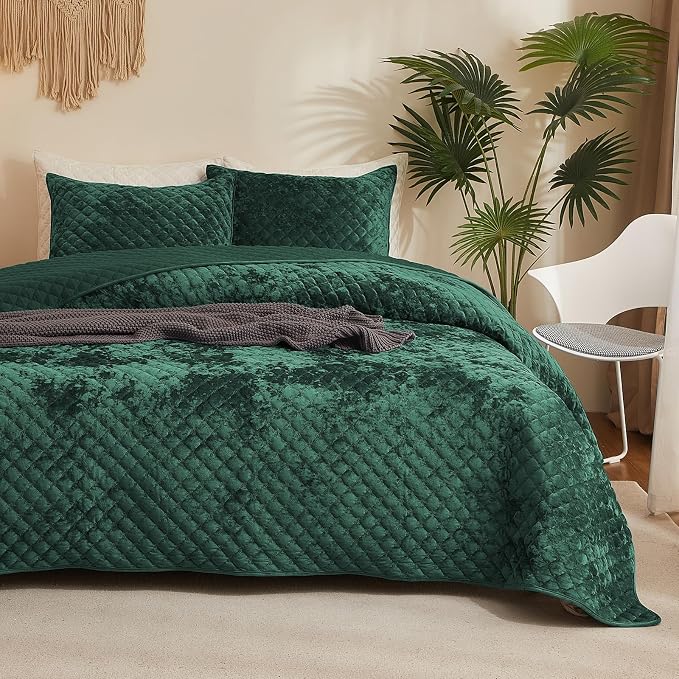 Luxury Soft Velvet Quilt Set Queen Size - Lightweight Velvet Bedding Set for All Season, Oversized Bedspread Coverlet Comforter Set with 2 Pillow Shams, Green, Diamond