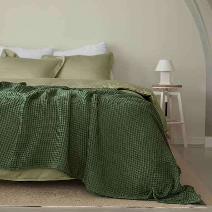 Premium Waffle Throw Blanket Queen XL Size Green - Luxury, Pure 100% Turkish Cotton, Light & Airy Waffle All-Season Quilt - Decorative Bedspread (Dark Green, Queen XL 95" x 102" Inch)