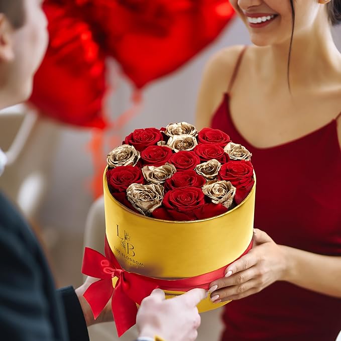 17 Forever Roses in a Box - Luxury Red & Gold Roses, Gold Roses, Preserved Roses Gifts for Women, Forever Flowers Gifts for Wife, Roses for Delivery Prime (Gold Box)