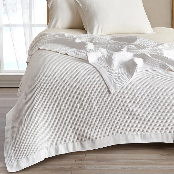 Great Bay Home 100% Cotton Blanket for Twin Size Bed | Lightweight and Breathable Waffle Weave Blankets for Summer & Spring | Versatile, Layering White Bed Blanket, White, 90x66 inches
