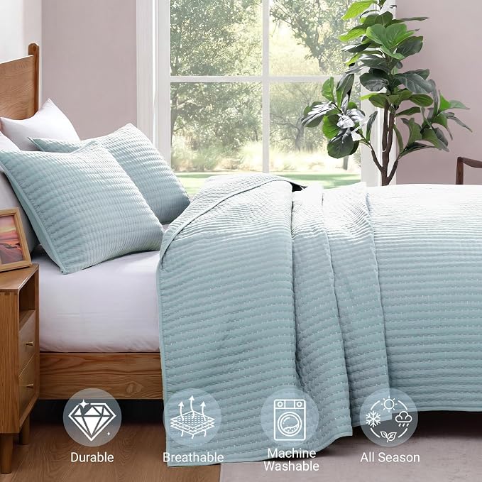 WRENSONGE King Size Quilt-3 Pieces Lightweight Bedspreads Sky Blue King Quilt Bedding Set for All Seasons, Soft Summer Coverlet with 2 Pillow Shams Suitable for Bed, Couch, Quilt Blanket