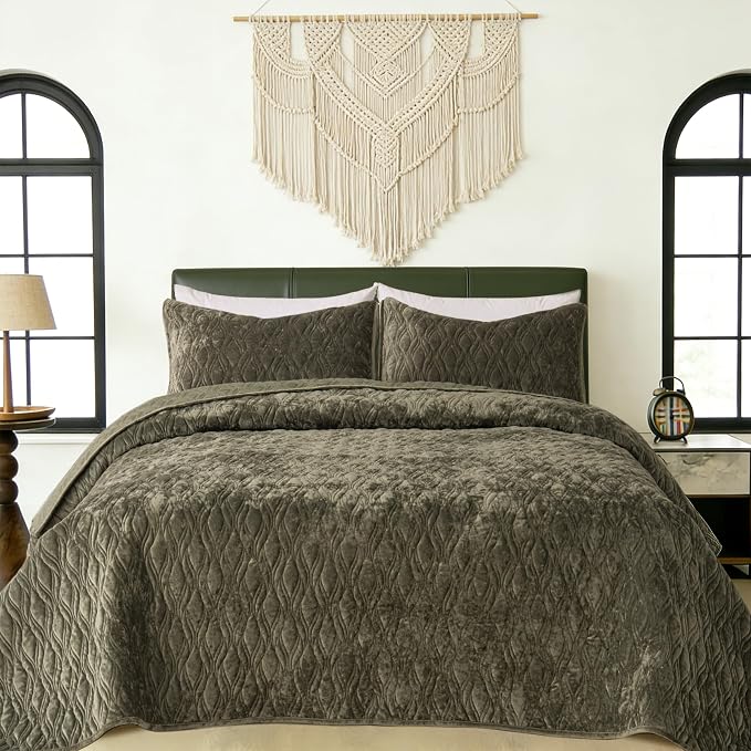 Velvet Quilt Set Full Queen Size 90x98 Bedspread Soft Bedding Set 3 Pieces Neutral Luxury Comforter with 2 Pillow Shams 20x26 All Season for Bedroom Home Decor,Army Green